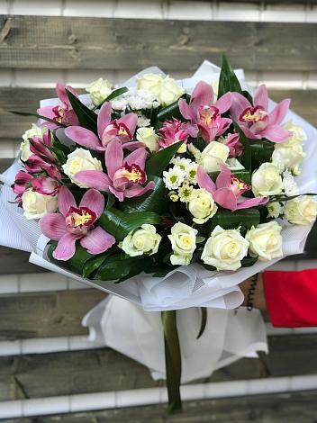 Букет цветов из: Розы и Хризантемы в Барсуках