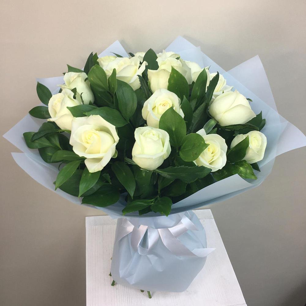 Букет 15 Белых роз Проуд в Барсуках