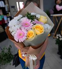 Букет цветов из:  Герберы, Розы и Хризантемы в Барсуках