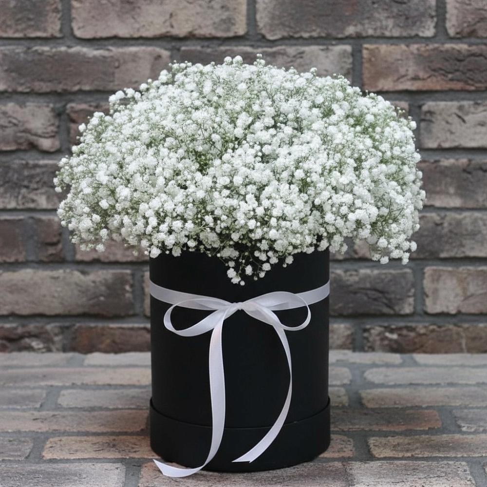 Цветочная композиция из Гипсофила в шляпной коробке в Барсуках