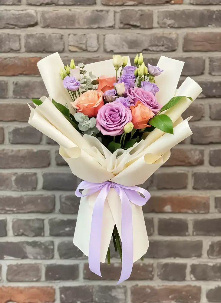 Букет цветов из: Лизиантусы и Розы в Барсуках