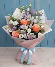 Букет цветов из:  Лизиантусы, Розы, Альстромерии и Гипсофила в Барсуках