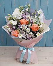 Букет цветов из:  Лизиантусы, Розы, Альстромерии и Гипсофила в Барсуках