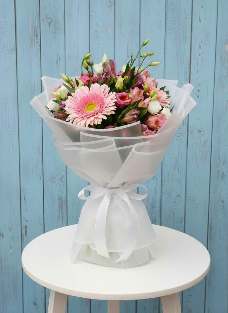 Букет цветов из: Герберы, Альстромерии и Лизиантусы в Барсуках