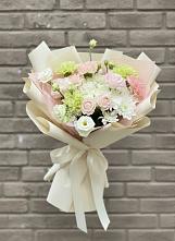 Букет цветов из:  Гвоздики, Розы, Лизиантусы и Хризантемы #REPLACE_PRED# Барсуках