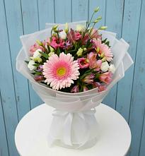 Букет цветов из:  Герберы, Альстромерии и Лизиантусы в Барсуках