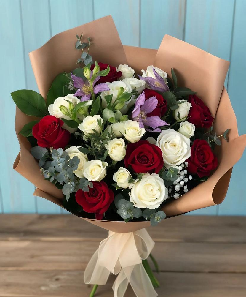 Букет цветов из: Розы и Альстромерии в Барсуках