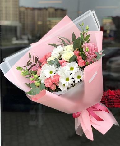 Букет цветов из: Розы, Лизиантусы и Хризантемы в Барсуках