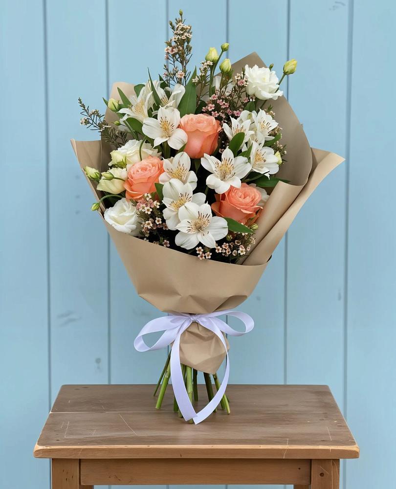 Букет цветов из: Альстромерии, Лизиантусы, Розы и Хризантемы в Барсуках
